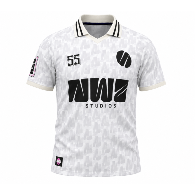 Découvrez le maillot Nowmads personnalisable avec numéro avant et dos. Léger, respirant et confortable, il est parfait pour le s